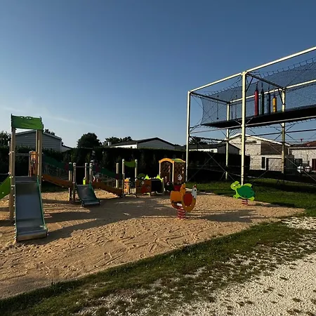 Parque de Campismo Mobilhome Trigano Au Les Charmettes Emplacement Calme Les Mathes